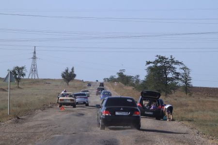 В Астрахани составили список из 28 дорог, не соответствующих законодательству