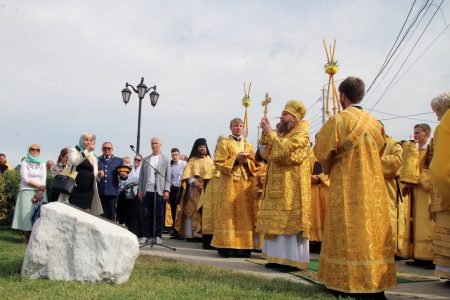 Астраханские общественники добились переноса строительства храма у ЗАГСа