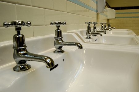 Астраханский депутат привлёк к ответственности виновных в отключении от водоснабжения целого села
