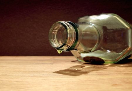 В Астраханской области ссора из-за невыброшенных бутылок закончилась смертью