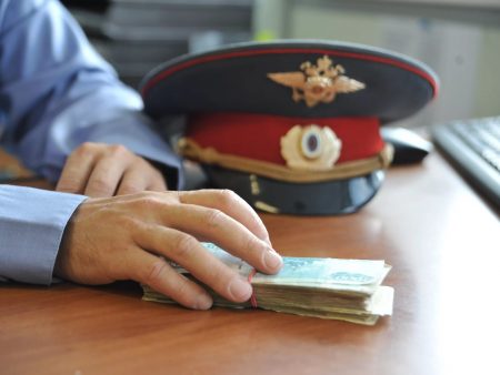 В Астрахани работала ОПГ, которая обещала «отмазать» от уголовного дела за деньги