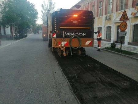 В Астрахани начали ремонт многострадальной улицы Кирова