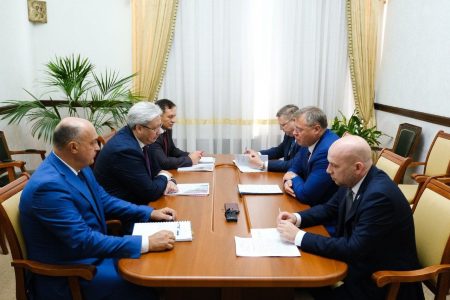 Губернатор Астраханской области совместно с РЖД налаживают международный транспортный коридор