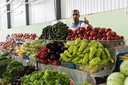 Губернатор Астраханской области поздравил работников торговли
