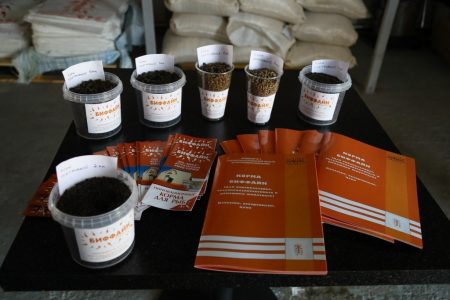 Астраханские экокорма отправились на экспорт в Казахстан