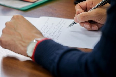 Астраханского чиновника оштрафовали за то, что он не отвечал астраханцам