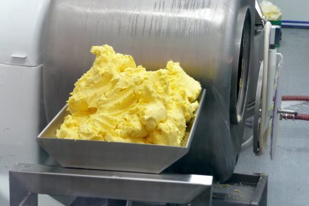 ТОННЫ ФАЛЬСИФИЦИРОВАННОЙ ПРОДУКЦИИ ПОПАЛИ В АСТРАХАНСКУЮ ОБЛАСТЬ ТОННЫ ФАЛЬСИФИРОВАННЫЙ ПРОДУКЦИИ ПОПАЛИ В АСТРАХАНСКУЮ ОБЛАСТЬ