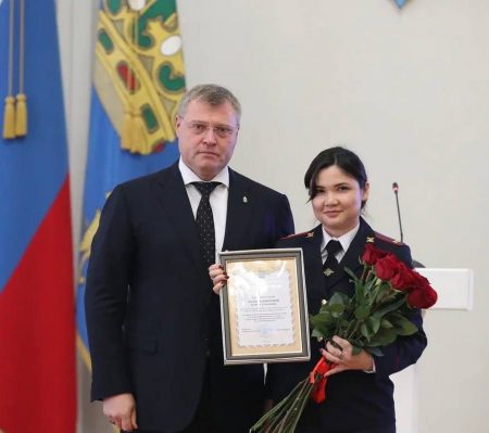ИГОРЬ БАБУШКИН ВРУЧИЛ НАГРАДЫ ЛУЧШИМ АСТРАХАНСКИМ ПОЛИЦЕЙСКИМ