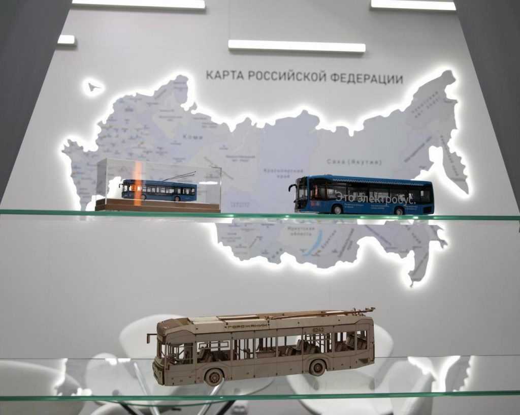 АСТРАХАНСКИЕ ВЛАСТИ ПРИНЯЛИ УЧАСТИЕ В ВЫСТАВКЕ ОБЩЕСТВЕННОГО ТРАНСПОРТА