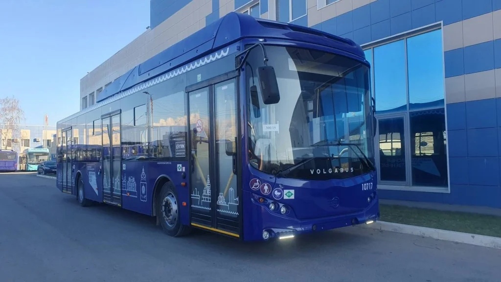 В Астрахань прибыли 94 новых автобуса, оборудованных кондиционерами
