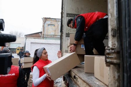 Астраханские общественники отправили в Кременской район ЛНР новогодние подарки детям, бойцам и медикам Астраханские общественники отправили в Кременской район ЛНР новогодние подарки бойцам и медикам
