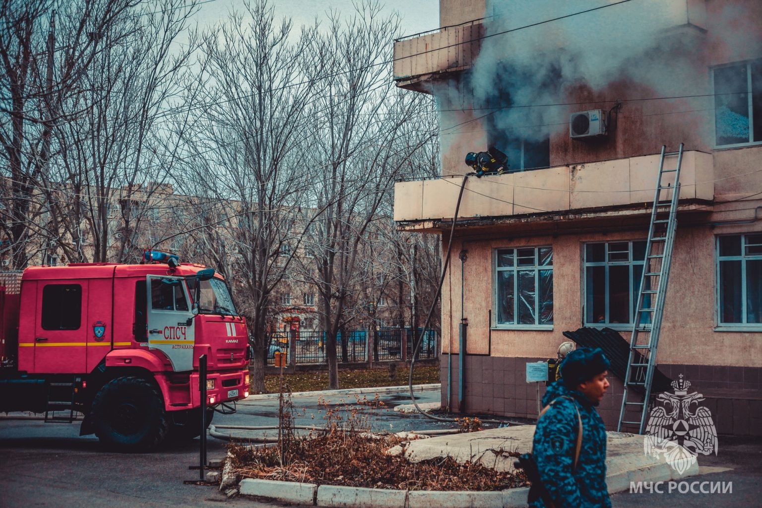 Предварительная причина пожара в астраханской детской больнице - короткое замыкание