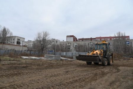 В Астрахани в микрорайоне Бабаевского строится новый детский сад