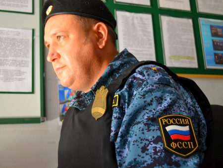 Астраханский моряк чуть не лишился работы из-за накопившихся долгов