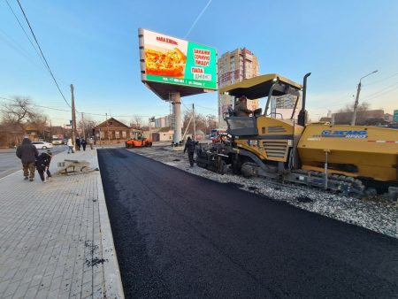 В Астрахани продолжается обустройство разворотных площадок для автобусов