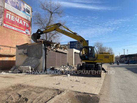 В Астраханской области мэрия Ахтубинска борется с незаконными постройками в центре города