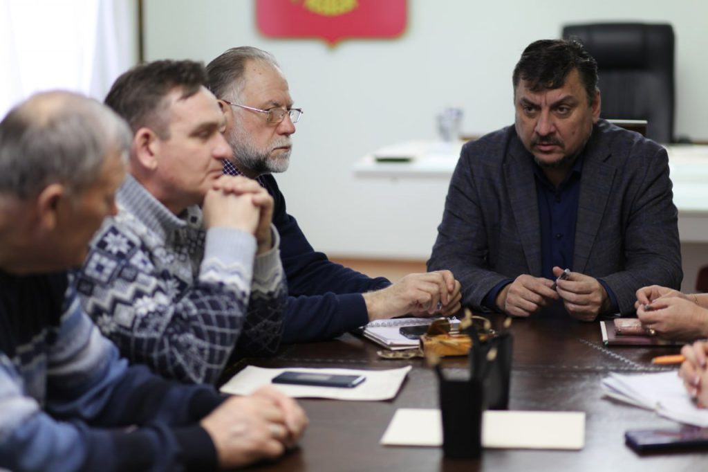 В администрации Ахтубинска прошло совещание, где обсудили работу водоканала и инициативы горожан
