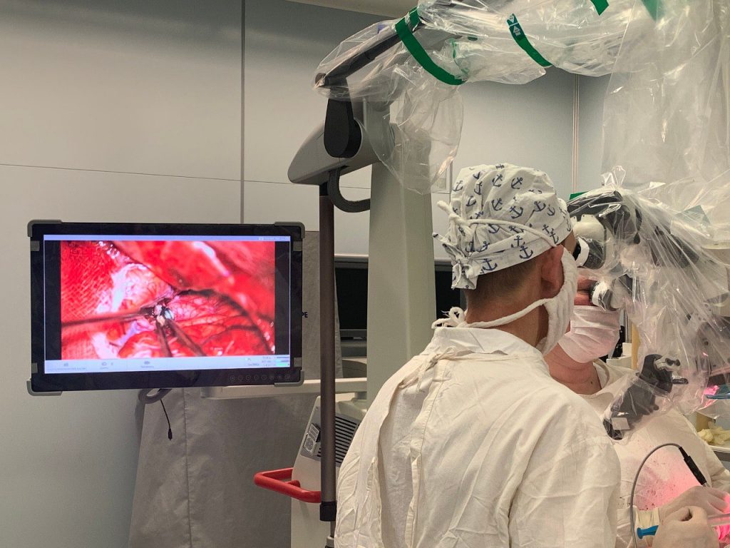 Астраханке с аневризмой головного мозга провели сложнейшую операцию