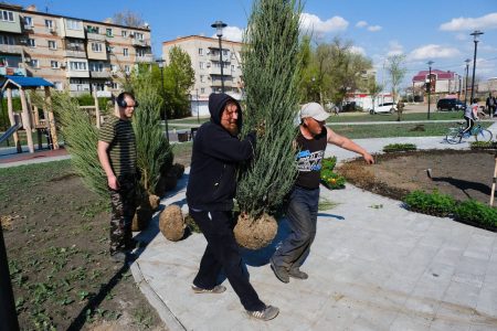 В Астрахани продолжается благоустройство городского пространства