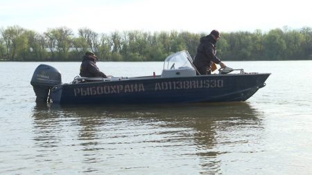 Астраханские инспекторы продолжают рейды по рыбакам любителям