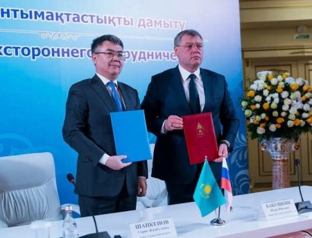 Астраханский губернатор прибыл в казахстанский Атырау