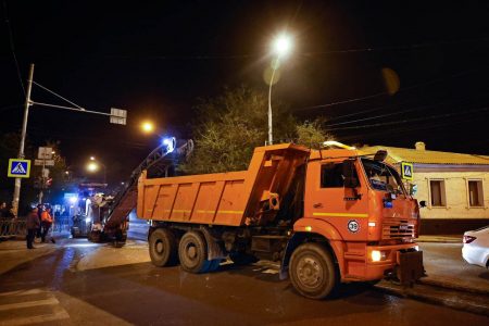 В Астрахани наконец-то занялись ремонтом улицы Победы