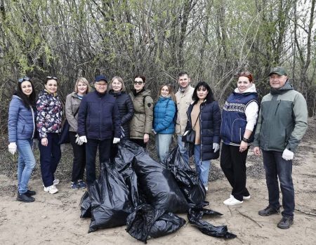 Свыше 1000 неравнодушных астраханцев вышли на генеральную уборку в городе