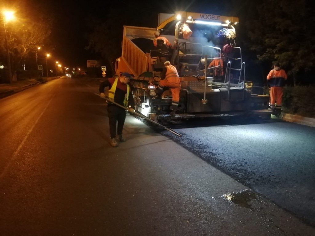 Астраханские улицы ремонтируют в праздничные дни