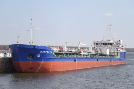На астраханском заводе «Лотос» построили танкер-химовоз