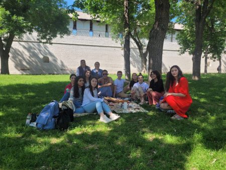 В Атрахани операторы службы «112» учат жестовый язык