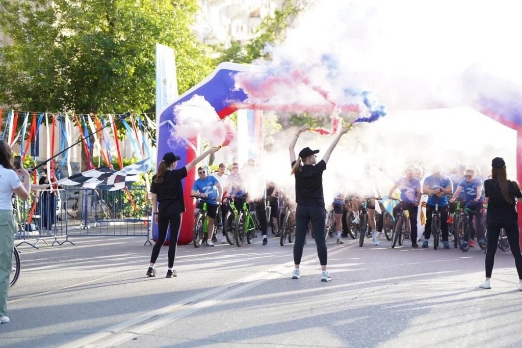 Более 7000 астраханцев стали участниками ежегодного городского велопарада
