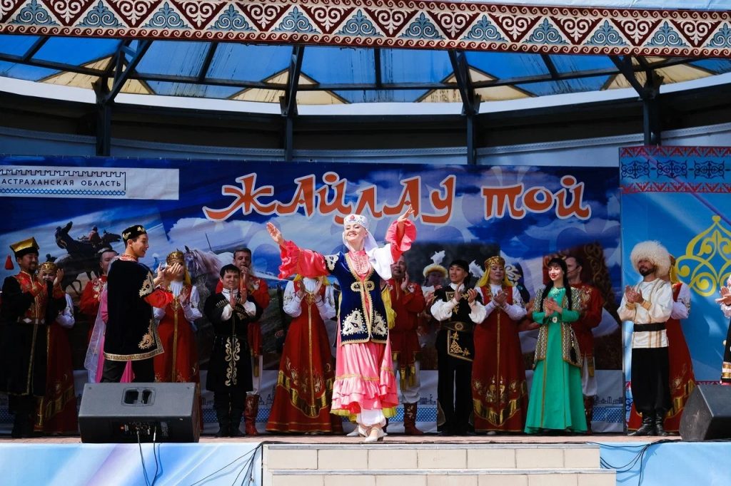 Астраханцы с размахом отметили праздник «Жайлау той»