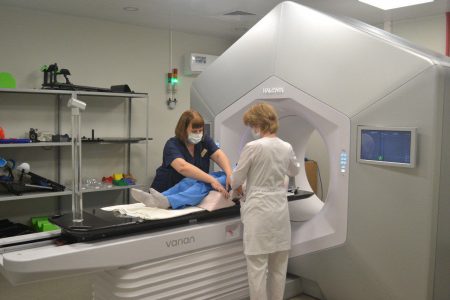 В Астраханском онкодиспансере появилось новое оборудование для высокоточной лучевой терапии