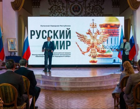 Астраханский губернатор побывал в Луганске на Всероссийском форуме «Русский мир»