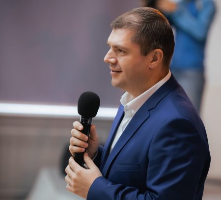 Депутат Владислав Коняев подал в суд на Думу Астраханской области
