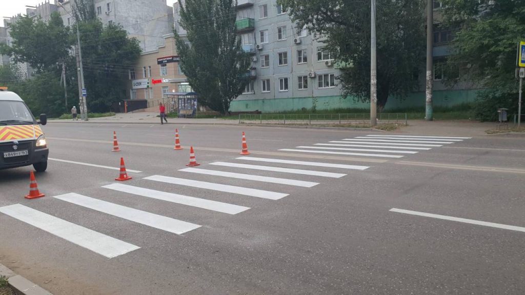 В Астрахани обновляют пешеходные переходы в рамках БКД