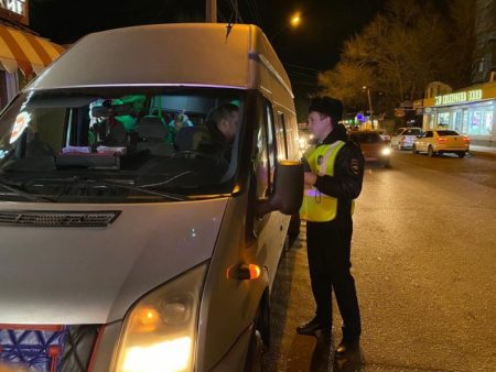 Астраханцев просят сообщать о нарушениях ПДД водителями общественного транспорта