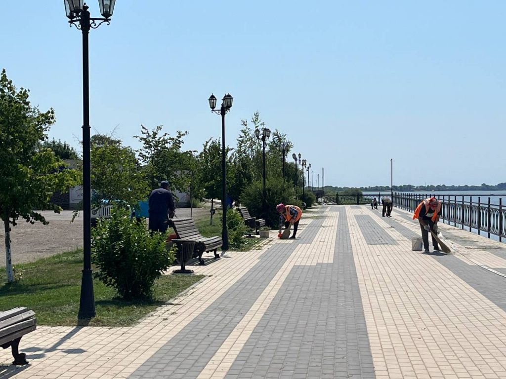 В Астраханской области завершается благоустройство красноярской набережной