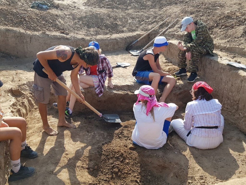 Под Астраханью археологи проведут раскопки средневекового памятника