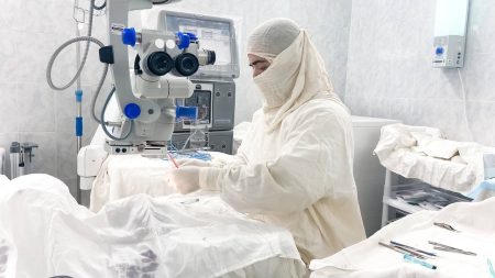 Астраханские врачи сделали сложную операцию беременной астраханке