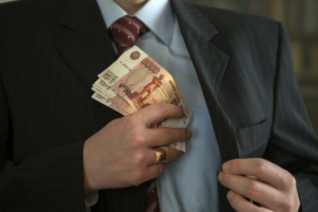 С начала года астраханские чиновники свыше 1200 раз нарушили закон