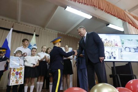 Астраханский губернатор вручил «Орден мужества» участнику спецоперации