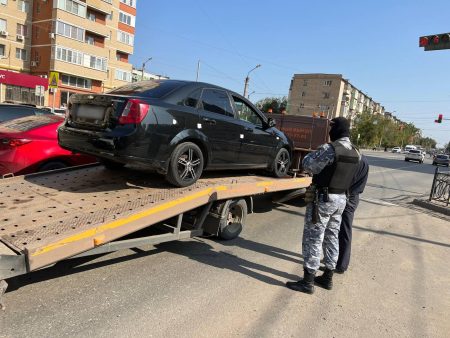 Астраханские судебные приставы собрали за утро свыше четверти миллиона рублей