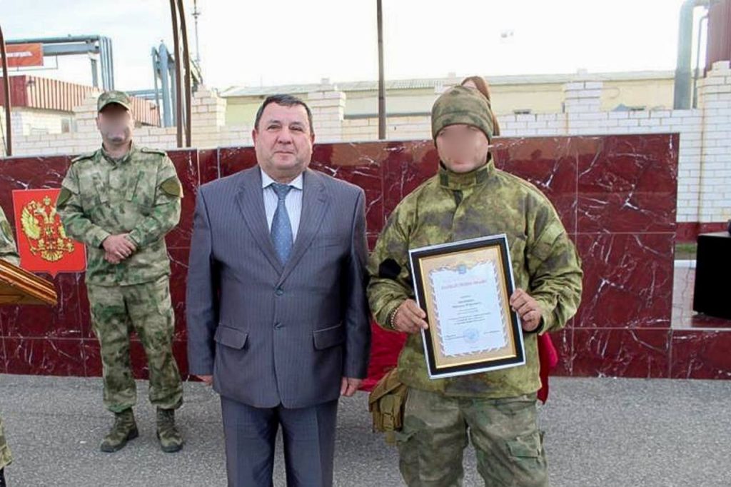 Губернатор Игорь Бабушкин наградил астраханских бойцов СВО