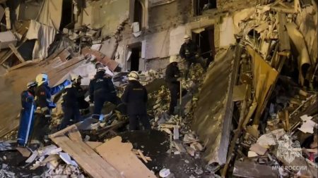 В Астрахани возбудили уголовное дело по факту обрушения подъездов многоквартирного дома