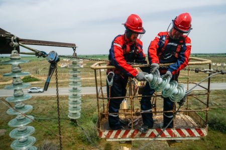 В Астраханской области в 2024 году отремонтируют более 440 км ЛЭП