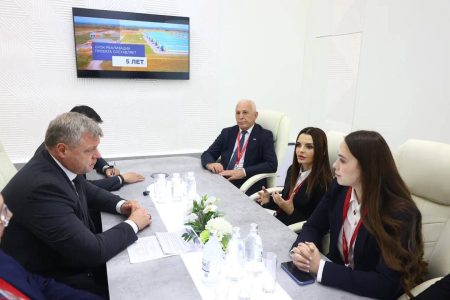 Астраханская делегация работает на XXVII Петербургском международном экономическом форуме