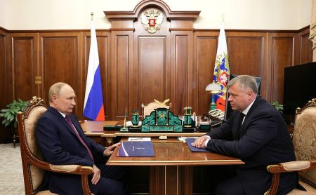 Сегодня в Кремле прошла встреча между губернатором Астраханской области и Президентом России Владимиром Путиным.