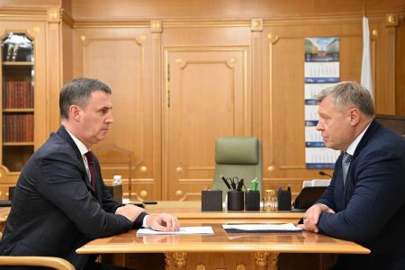 Губернатор Астраханской области обсудил реконструкцию астраханских очистных сооружений с заместителем председателя Правительства