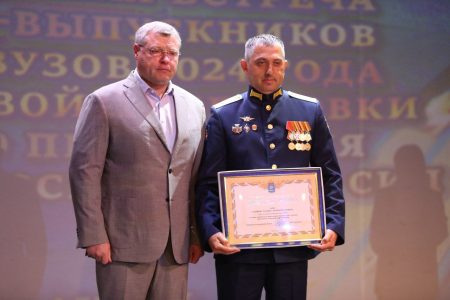 Игорь Бабушкин провел встречу с офицерами – выпускниками